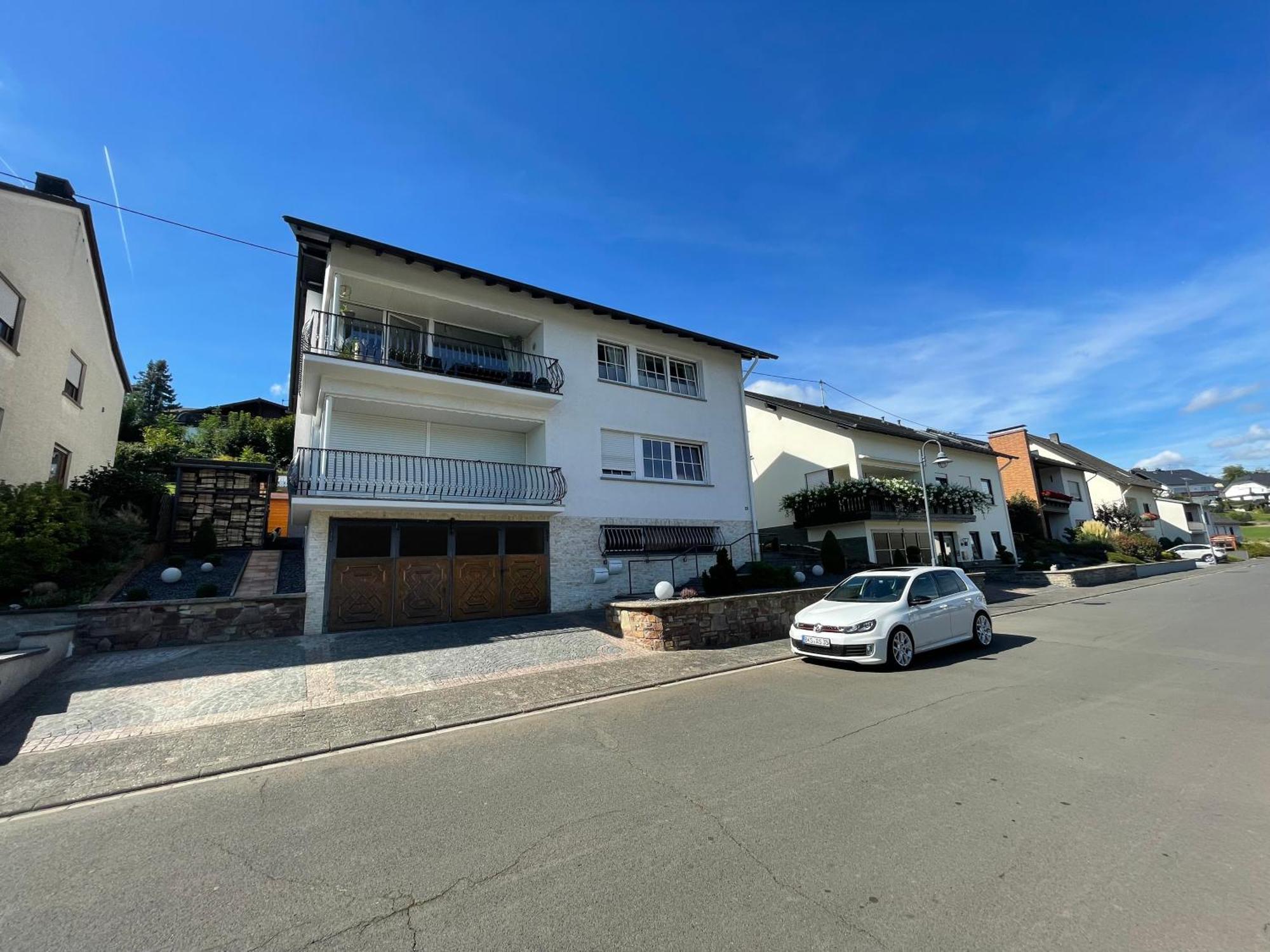 Moderne Ferienwohnung Zur Schlosshöhe Lieser Exterior foto