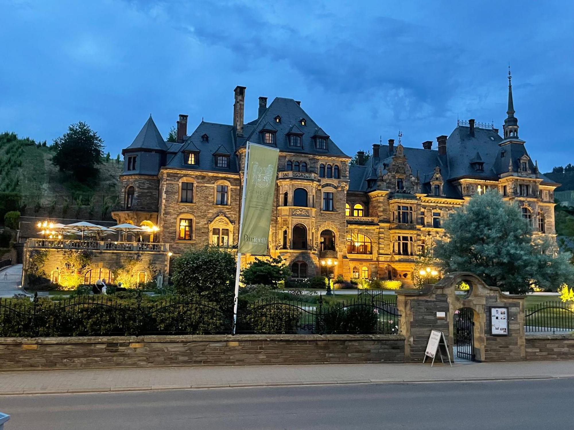Moderne Ferienwohnung Zur Schlosshöhe Lieser Exterior foto